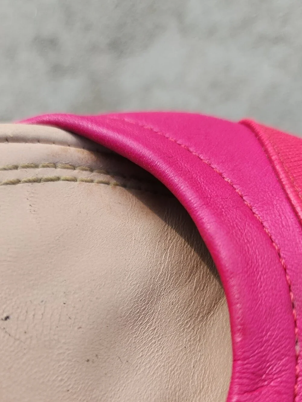 Tory Burch Women’s Pink Ballet Flats with Gold Tone Logo Accent size 8.5